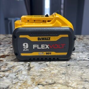 DeWalt FlexVolt 9AH Battery - Yellow and Black